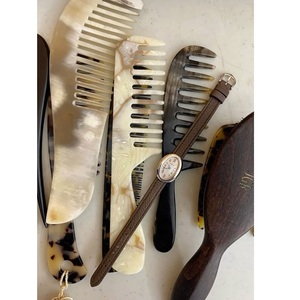 Custom Made Eco-Friendly Animal Natural <b>Buffalo</b> <b>Horn</b> Comb Polished Handmade Anti-Static India Manufacturer - Product Image 4