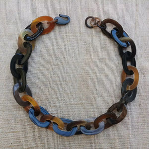 Collar de Lujo Hecho a Mano con Cuerno de Búfalo, Joyería Natural y Sostenible para Mujer, Alta Calidad - Product Image 1