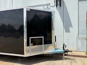 Remorque alimentaire légèrement utilisée de 20' 8.5' (avec plateau de fumage de 5') pour la restauration et le barbecue - Product Image 3