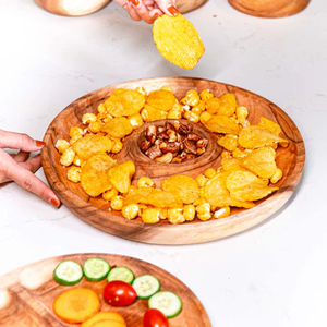 Plateau à manger classique en bois avec couvercle, poignée et petit bol à chutney Tradebyd - Product Image 4