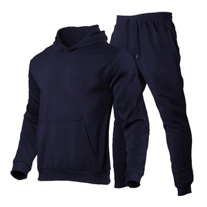 Conjunto Deportivo Personalizado con Sudadera con Capucha Gris, Mezcla de Algodón y Felpa, Estilo Casual y Urbano - Product Image 3