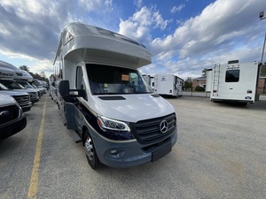 Meilleures ventes aux enchères pour les nouveaux camping-cars modernes W-i-n-n-e-b-a-g-o N-a-v-i-o-n 24R 2027 PRÊTS À LA LIVRAISON - Product Image 3