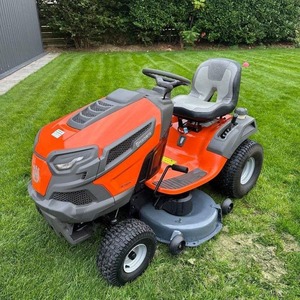 Tondeuse autoportée Husqvarna TS142 à essence - Product Image 6