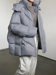 Abrigo de invierno grueso con diseño de cara acolchada Chaqueta de burbuja cálida hecha de tela de lona - Product Image 4