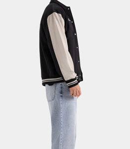 Chaqueta Universitaria con Botones de Moda, Chaqueta Universitaria Personalizada al por Mayor, Chaqueta Estilo Universitario Estadounidense, Chaqueta Deportiva con Letras - Product Image 3