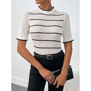 Pull en tricot de soie à imprimé cerises vintage pour femme - Col montant, manches courtes, côtelé - Product Image 1