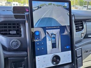 ฟอร์ด เอฟ-150 ไลท์นิ่ง เอ็กซ์แอลที ซูเปอร์ครูว์ ขับเคลื่อนสี่ล้อ ปี 2024 รถยนต์ไฟฟ้า ระยะทางวิ่ง 601-700 กม. แบตเตอรี่ 110 กิโลวัตต์ชั่วโมง กำลัง 400 แรงม้า เบาะหนัง - Product Image 4