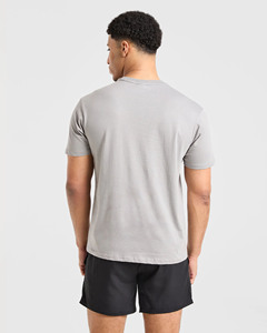 T-shirts pour hommes de qualité supérieure, coupe classique, logo personnalisé OEM, coton mélangé, respirant, léger, tissu doux, pour vêtements de sport. - Product Image 2