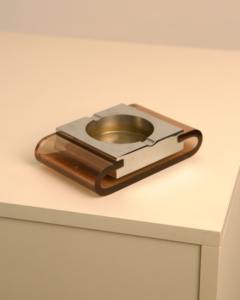 Cendrier en bois moderne de luxe avec accessoires de fumeur personnalisés en résine, forme carrée - Product Image 4