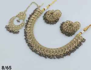 Conjunto de collar de Gargantilla redondo Motipearl chapado en oro tradicional indio y de moda con pendiente Jumkha, conjunto de collar Maagtika para mujer - Product Image 3