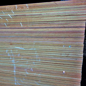 Personnalisé 28mm Vietnam E0 Normes d'émission de formaldéhyde Conteneur de contreplaqué Revêtement de sol Panneau de placage de surface étanche en mélamine - Product Image 4