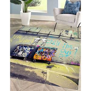 Tapis en chenille Banksy 'Life is Short' - Tapis antidérapant Street Art - Product Image 3