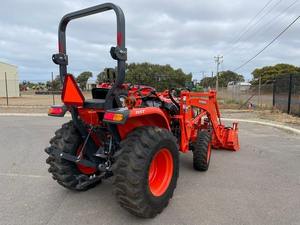 Tracteur et chargeur frontal Kubota L3800 d'occasion abordable et agricole à vendre - Product Image 4