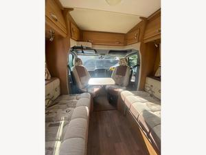 Autocaravana de Lujo Sprinter 2012 Usada para Acampar, Blanca, para 4-6 Personas, Emisión Euro 5 - Product Image 5