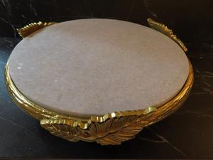 Support à gâteau rond en marbre avec bordure en feuille d'or pour les événements à domicile, l'accueil des invités, la présentation de desserts, la décoration de table, les cadeaux - Product Image 3
