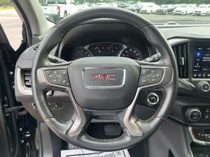 GMC Terrain AT4 AWD 2023 Noir Impeccable d'occasion, sièges en cuir, démarrage à distance, technologie Bluetooth, toit ouvrant, sièges chauffants, côté gauche - Product Image 4