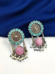 Pendientes de latón con aspecto plateado y acabado antiguo para mujer, joyería étnica clásica de piedra detallada, perfecta para ocasiones festivas - Product Image 2