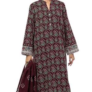 Ensemble de trois pièces pour femmes, shalwar kameez en tissu imprimé numérique, collection d'été pour femmes, tenue ethnique avec dupatta en mousseline et pantalon - Product Image 3