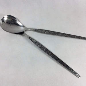 Serveur à salade en acier inoxydable au design antique avec poignées design pour un usage domestique quotidien fabriqué à la main en Inde - Product Image 1