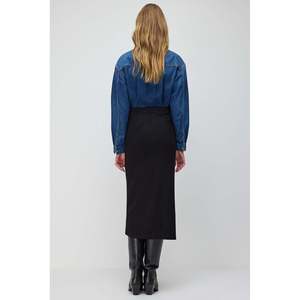Jupe midi décontractée avec fente, style crayon extensible - Tailles UK XS, satin, coton, denim et élasthanne, taille naturelle, décorée de volants - Product Image 5