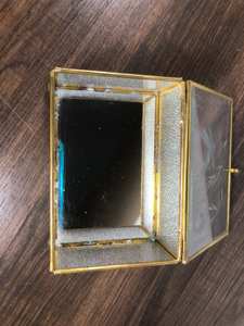 Meilleure vente boîte à bagues en verre organisateur de bijoux en verre et métal cadre polonais or pour les fiançailles de mariage d'anniversaire - Product Image 5