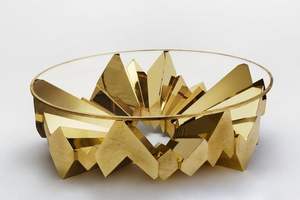 Mesa de centro moderna de vidrio templado con base de acero inoxidable cepillado dorado mejor última colección modal de alta calidad - Product Image 5