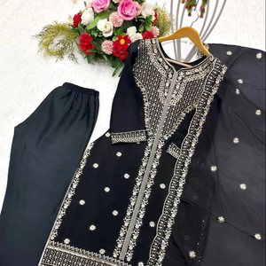 Hermoso traje de diseñador para niñas en pantalón de tela de seda Chinon pesado y Dupatta en el mismo color Buscando esto - Product Image 1