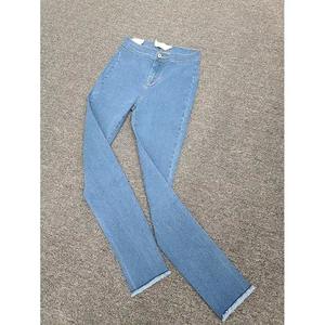 Nouveautés Prix de gros Pantalon en denim pour femmes Taille moyenne Jeans ajustés pour femmes Jeans pour femmes au design de marque personnalisé - Product Image 2