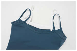 Ensemble deux pièces pour femme : Haut de yoga et débardeur, coupe ajustée, extensible dans les quatre sens, respirant, séchage rapide, couleur contrastante, col en V avec logo frontal - Product Image 3