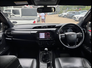 Voiture d'occasion de qualité à prix abordable, Toyota Hilux 2.8 GD-6 Raider 4x4, cabine étendue, conduite à droite, modèle 2020 - Product Image 2