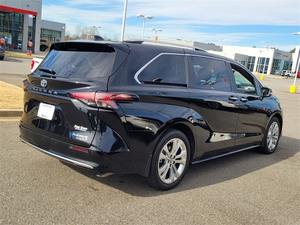 (JY) TOYOTA SIENNA PLATINUM 2024 (USADO) - Product Image 3