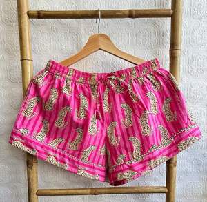 Conjunto de Shorts y Top de Manga Larga con Estampado Floral Indio en Bloque, Ropa de Dormir y Descanso, Color Rosa Intenso, Leopardo, Guepardo - Product Image 4