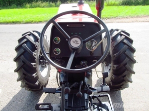 รถแทรกเตอร์ฟาร์มมือสอง Massey Ferguson 290 ขับเคลื่อน 4 ล้อ เครื่องยนต์ 70 แรงม้า เกียร์ธรรมดา จัดส่งรวดเร็ว สำหรับงานเกษตร - Product Image 3