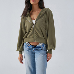 Venta al por mayor de ropa de calle informal personalizada recortada superior Boxy Sudadera con capucha de punto cremallera completa poliéster Color sólido chaqueta de Jersey para las mujeres - Product Image 2