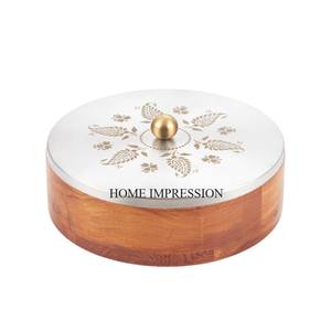 Récipient de stockage Chapati de forme ronde en bois d'aspect royal avec couvercle de designer unique de couleur argentée du fabricant indien - Product Image 1