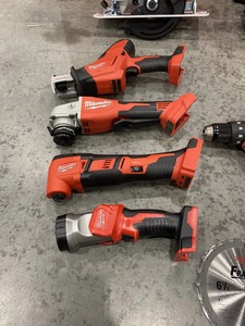 ชุดเครื่องมือคอมโบ 9 ชิ้น NEW Milwaukee M18 18V - Product Image 4