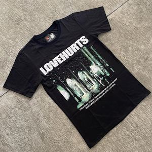 Camiseta Gráfica Negra Personalizada para Hombre, Estilo Urbano, Camiseta Holgada de Algodón con Diseño Estampado, Estilo Vintage Y2K - Product Image 4