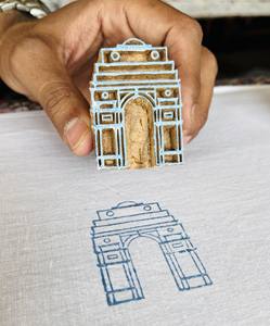 Sello de Impresión en Bloque de Madera India Gate |   Impresión en Madera de Teca Tallada a Mano - Product Image 1