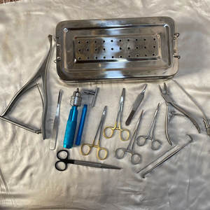 Juego de paquetes cruzados 15 piezas Instrumentos quirúrgicos veterinarios Manual de calidad superior Juego de instrumentos quirúrgicos certificados CE Alemán - Product Image 1