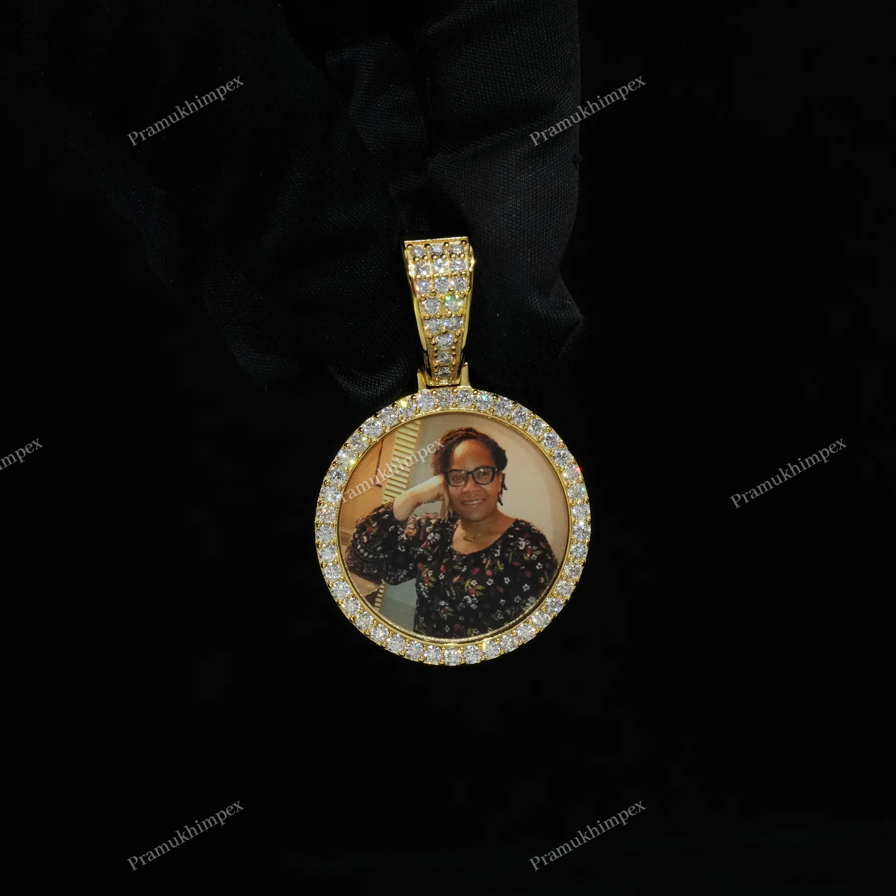 สีเหลือง