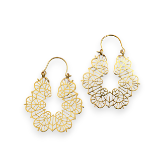 Pendientes de Aro de Latón con Diseño de Hojas de Moda, Bañados en Oro de 18k, Joyería Floral de Aro, Hechos a Mano, Venta al por Mayor - Product Image 1