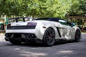 Lamborghini Gallardo LP 570-4 Spyder AWD 2011, supercar de performance, conduite à gauche, état premium - Product Image 5