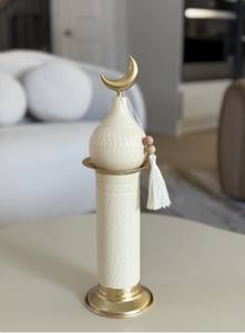 Lanterne de Ramadan en métal crème et or avec dessus en croissant, élégant travail de découpe, lumière douce de bougie, décoration de maison festive parfaite, cadeau - Product Image 4