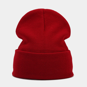 Solid Color Winter Fashion Outwear <b>Cap</b> New Casual <b>Flat</b>-Knitted Acrylic Beanie with Embroidered Logo and Ripped Decoration - Product Image 4