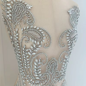 Patchs à coudre en forme de fleur en strass perlé fait à la main pour robe de soirée de mariage corsage Applique Polymesh tissu - Product Image 1