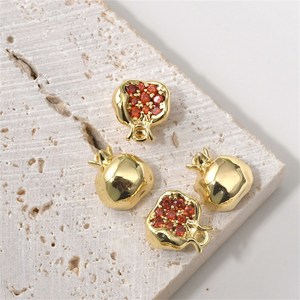 Collar con Colgante de Granate Rojo y Plata 925 con Diseño Étnico de Granada, Regalo de Boda para Mujer - Product Image 6