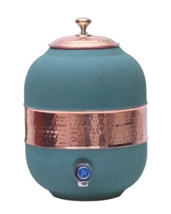 2025 articles de vente chauds distributeur d'eau à moitié martelé en soie de cuivre pur 16 LTR, distributeur d'eau en cuivre raffiné avec texture - Product Image 6