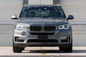 Excelente estado. BMW X5 xDrive35d Turbodiésel 2017 usado, con tracción en las cuatro ruedas. - Product Image 1