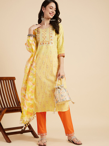 Nueva y elegante kurta de algodón con bordado en color amarillo, pantalón y hermosa dupatta para ocasiones de verano - Product Image 3