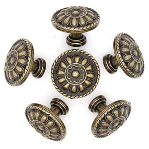 Boutons en laiton parfaits pour les meubles de bureau, offrant un look moderne et professionnel tout en conservant une construction métallique robuste et de qualité supérieure. - Product Image 3